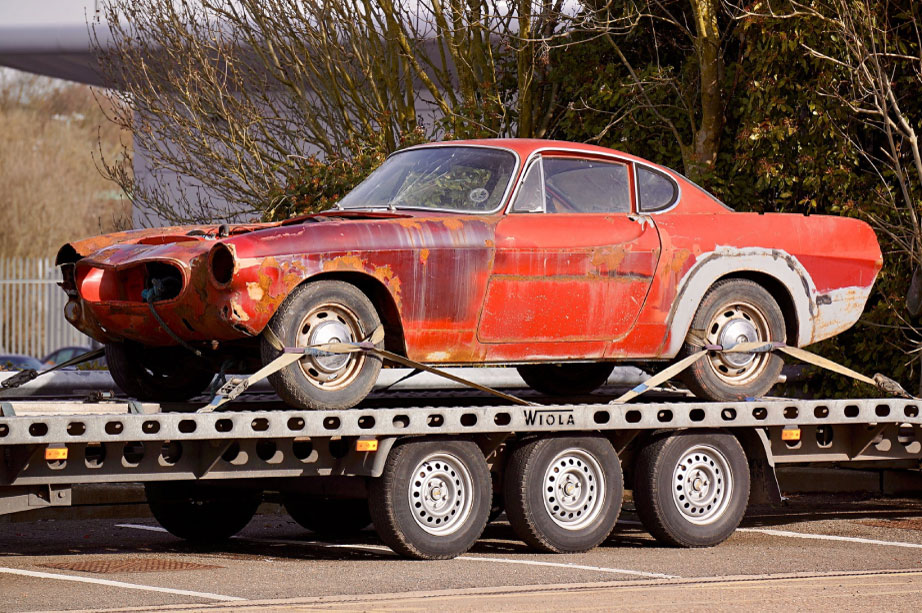 A Heavy-Duty Tow Truck